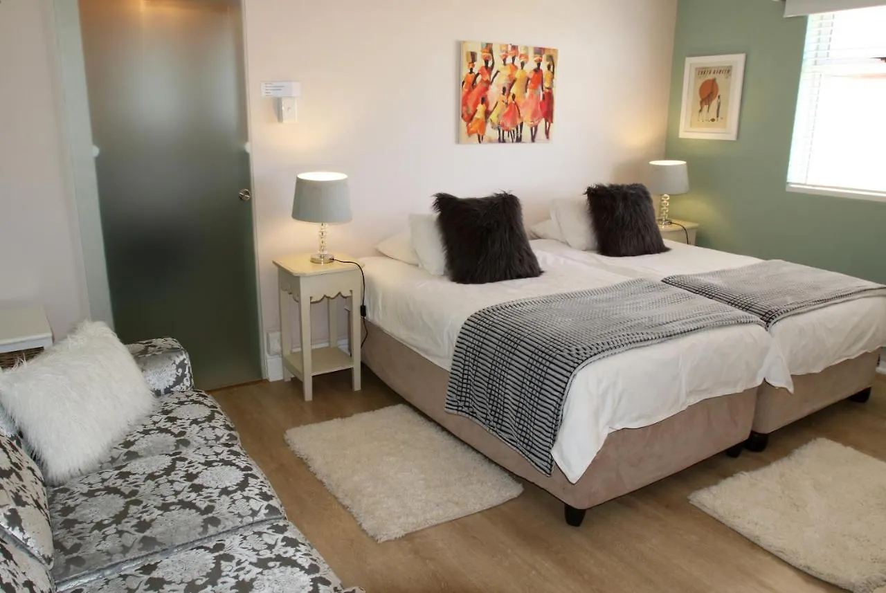 Dolphin Inn Guesthouse Cape Town Bed & Breakfast
