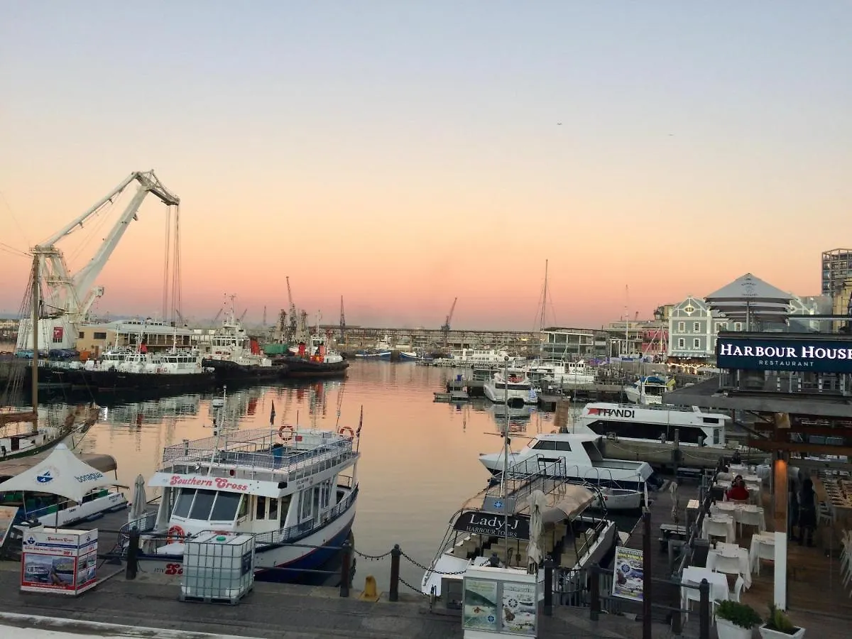 Dolphin Inn Guesthouse Cape Town