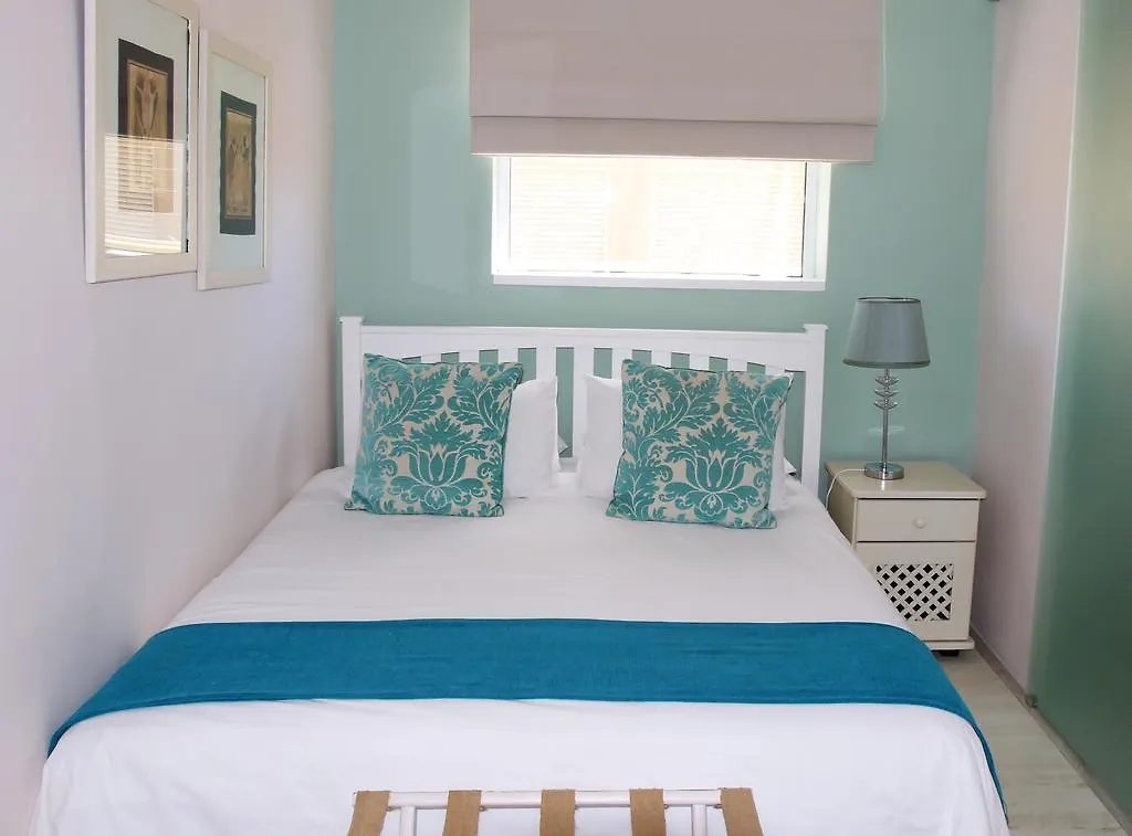 Dolphin Inn Guesthouse Cape Town Bed & Breakfast