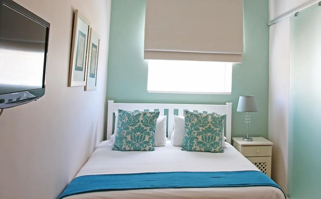 Dolphin Inn Guesthouse Cape Town Oda ve Kahvaltı