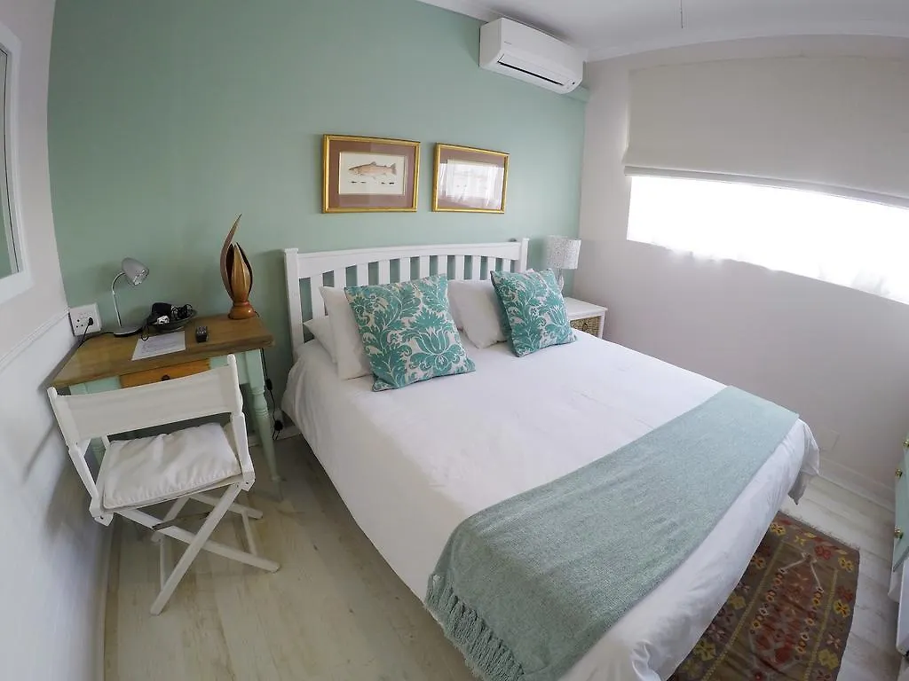 Dolphin Inn Guesthouse Cape Town